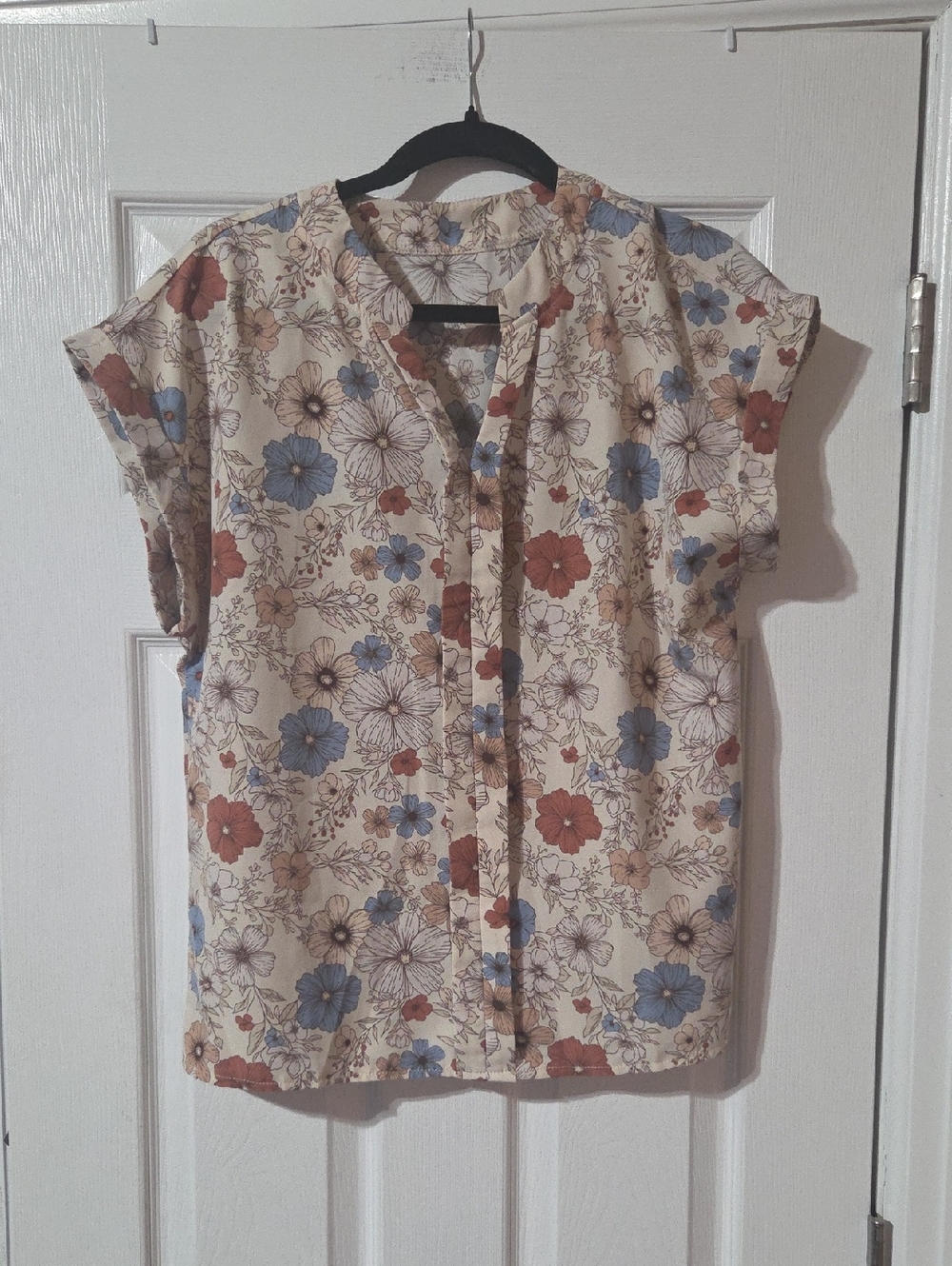 Floral Short-Sleeve  Top - Cream with Blue & Rust Flowers